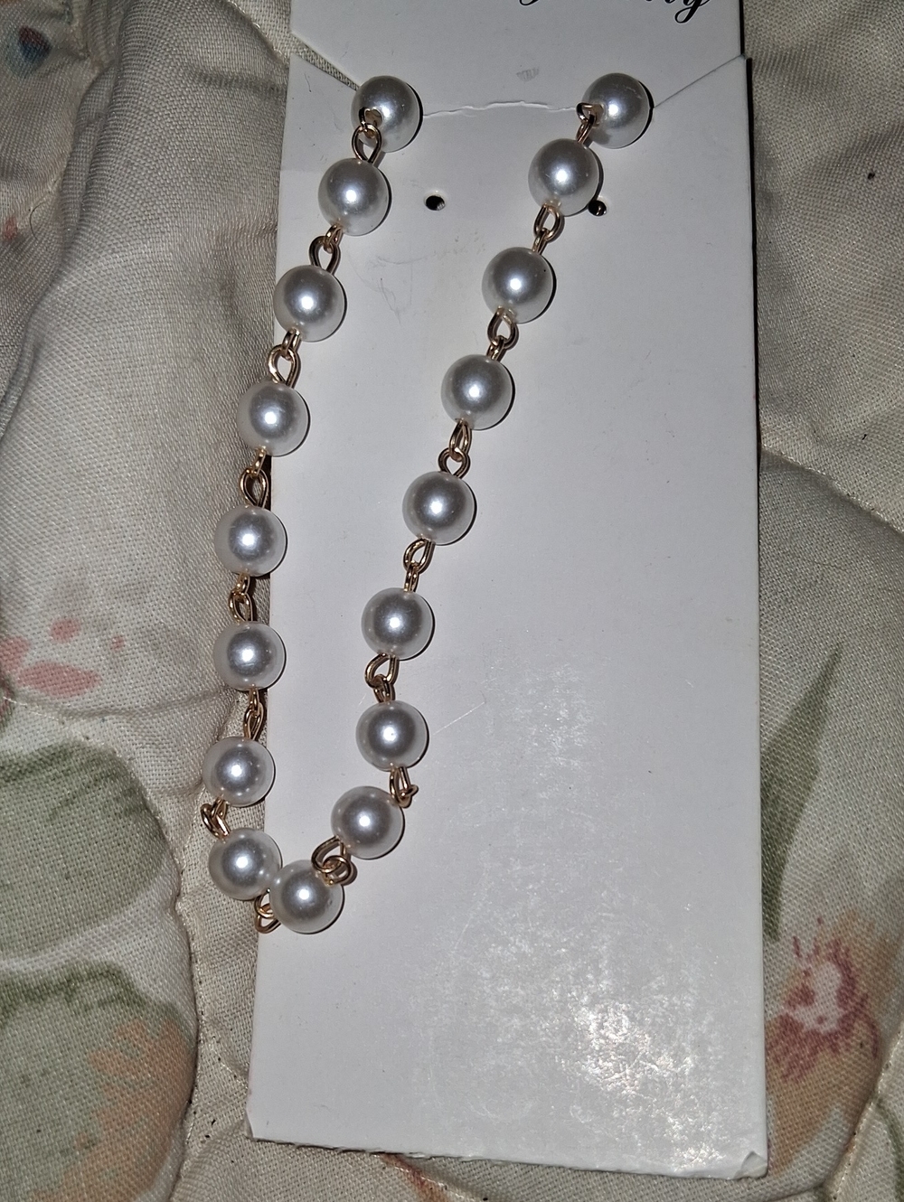 Pearl-Link Necklace in White with Gold Chain